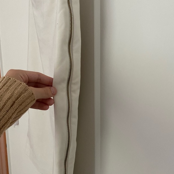 Express - Picture 2 of 3